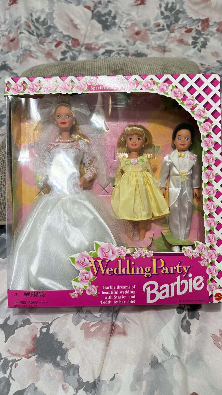 1994 Mattel Wedding Party Barbie Deluxe Gift Set Special Edition #13557
